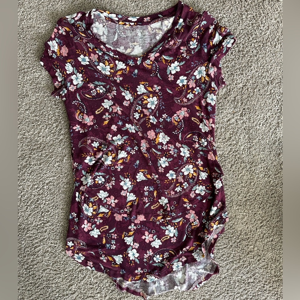 Latched Mama Nursing Shirt, Size Small. Like New.